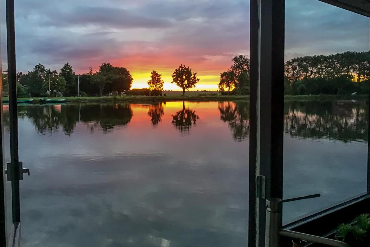 Aangenaam Op De Rijn, Woonboot, Inclusief Prive Sauna Άλφεν αν ντεν Ράιν Εξωτερικό φωτογραφία