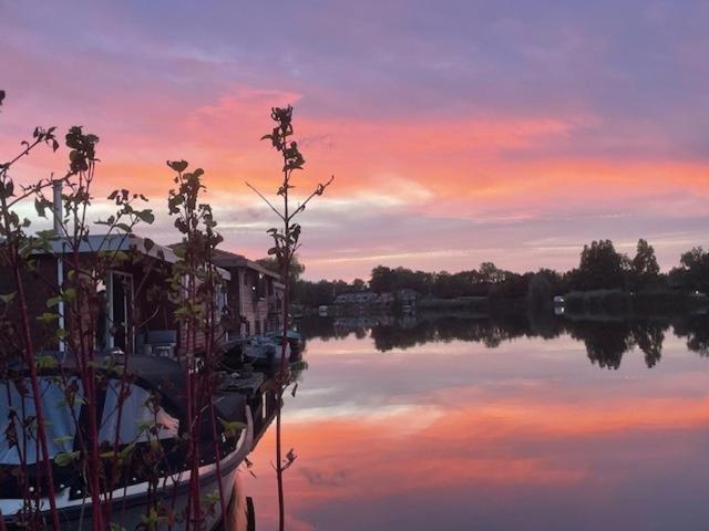 Aangenaam Op De Rijn, Woonboot, Inclusief Prive Sauna Άλφεν αν ντεν Ράιν Εξωτερικό φωτογραφία