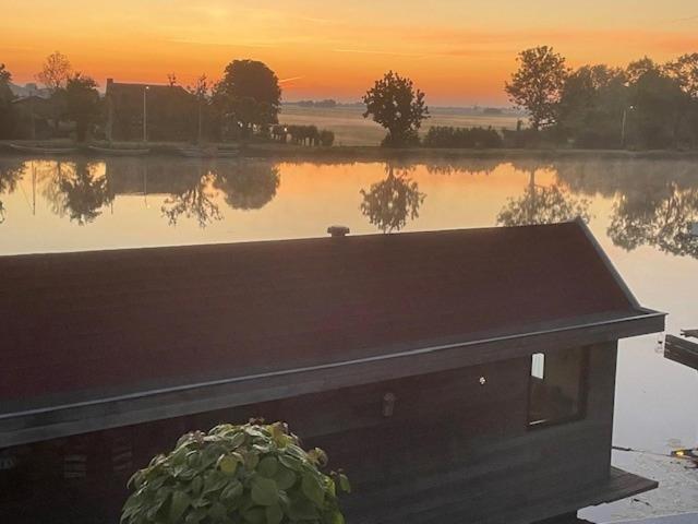 Aangenaam Op De Rijn, Woonboot, Inclusief Prive Sauna Άλφεν αν ντεν Ράιν Εξωτερικό φωτογραφία
