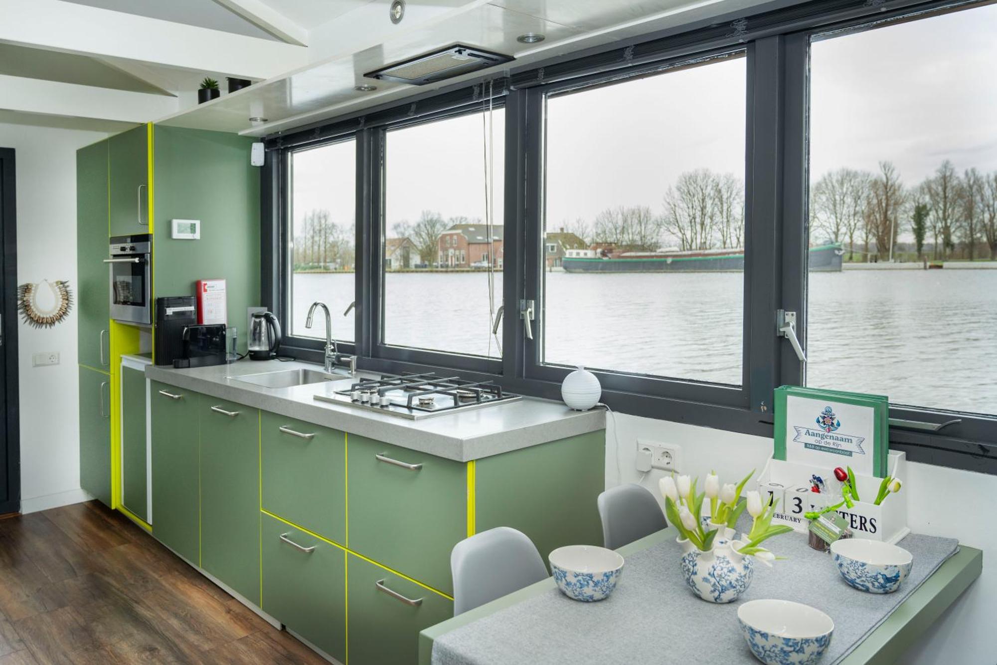 Aangenaam Op De Rijn, Woonboot, Inclusief Prive Sauna Άλφεν αν ντεν Ράιν Εξωτερικό φωτογραφία